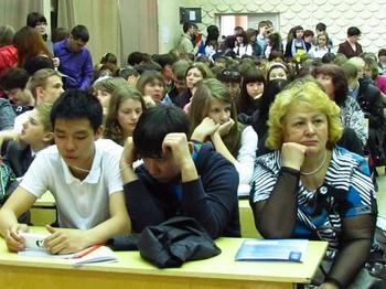Сегодня в РФ функционирует 334 курсов по обучению иностранцев русскому языку, истории и основам законодательства России