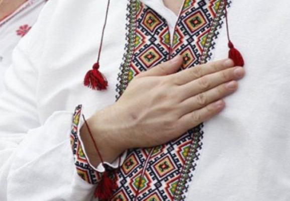 Національні орнаменти в сучасній одежі українця
