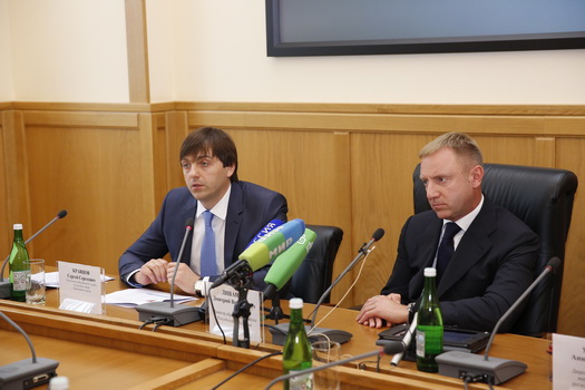 Сергей Кравцов на пресс-конференции в Минобрнауки РФ с участием министра Дмитрия Ливанова 