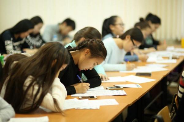 400 тысяч российских школьников отправили работы на всероссийский конкурс сочинений