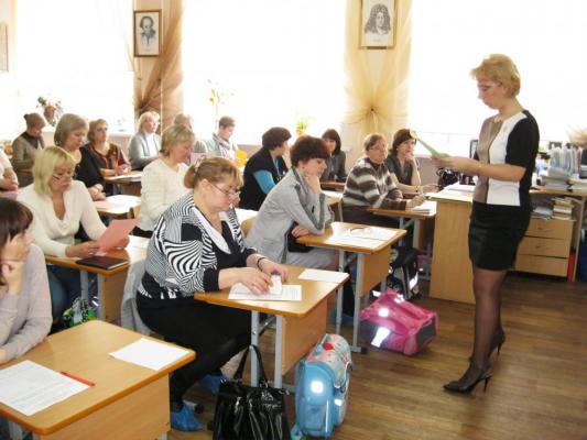 В Астраханской области проходят выездные совещания с родителями выпускников по вопросам ознакомления с процедурой ГИА