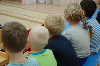 До 63-х тысяч сирот попадут в приемные семьи в России
